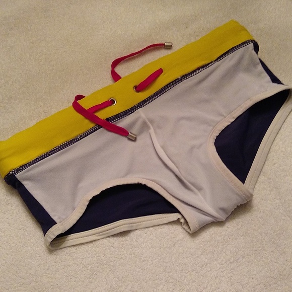 Seobean Swimsuit - Picture 5 of 7